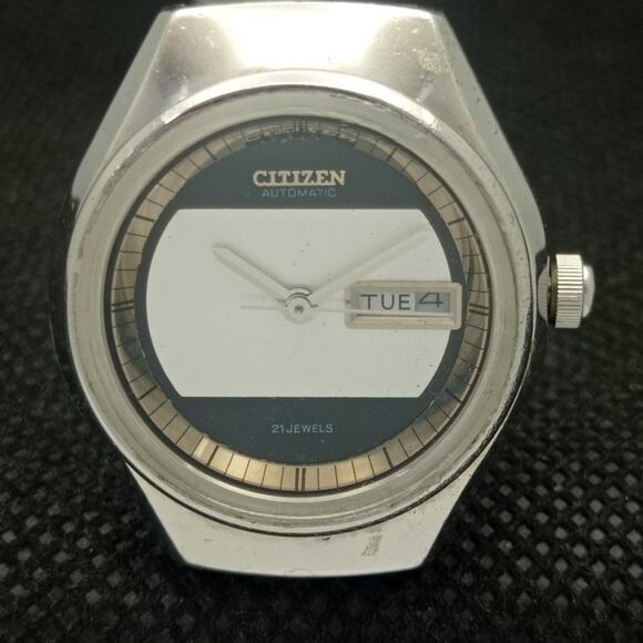 Vintage 1977 Citizen Automatic Womans Silver Watch W/daydate & Black accents main image 5